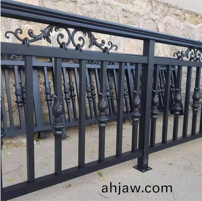  鋁藝(yi)欄(lan)桿産品