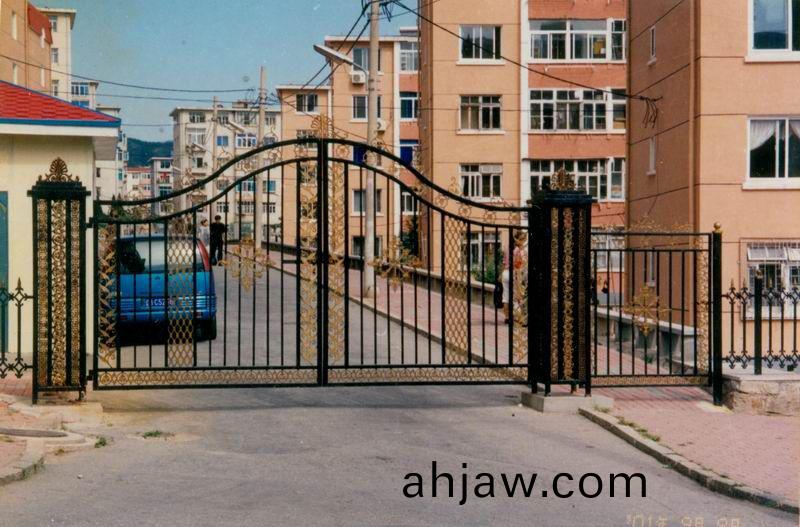  鐵藝大(da)門展示