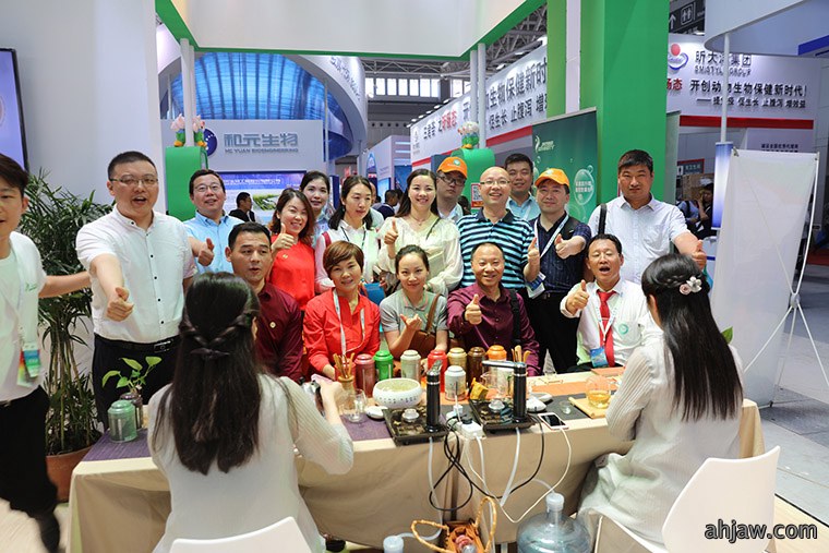 东方帝维携爆品、豪礼、美女及满满的诚意嗨爆畜博会!